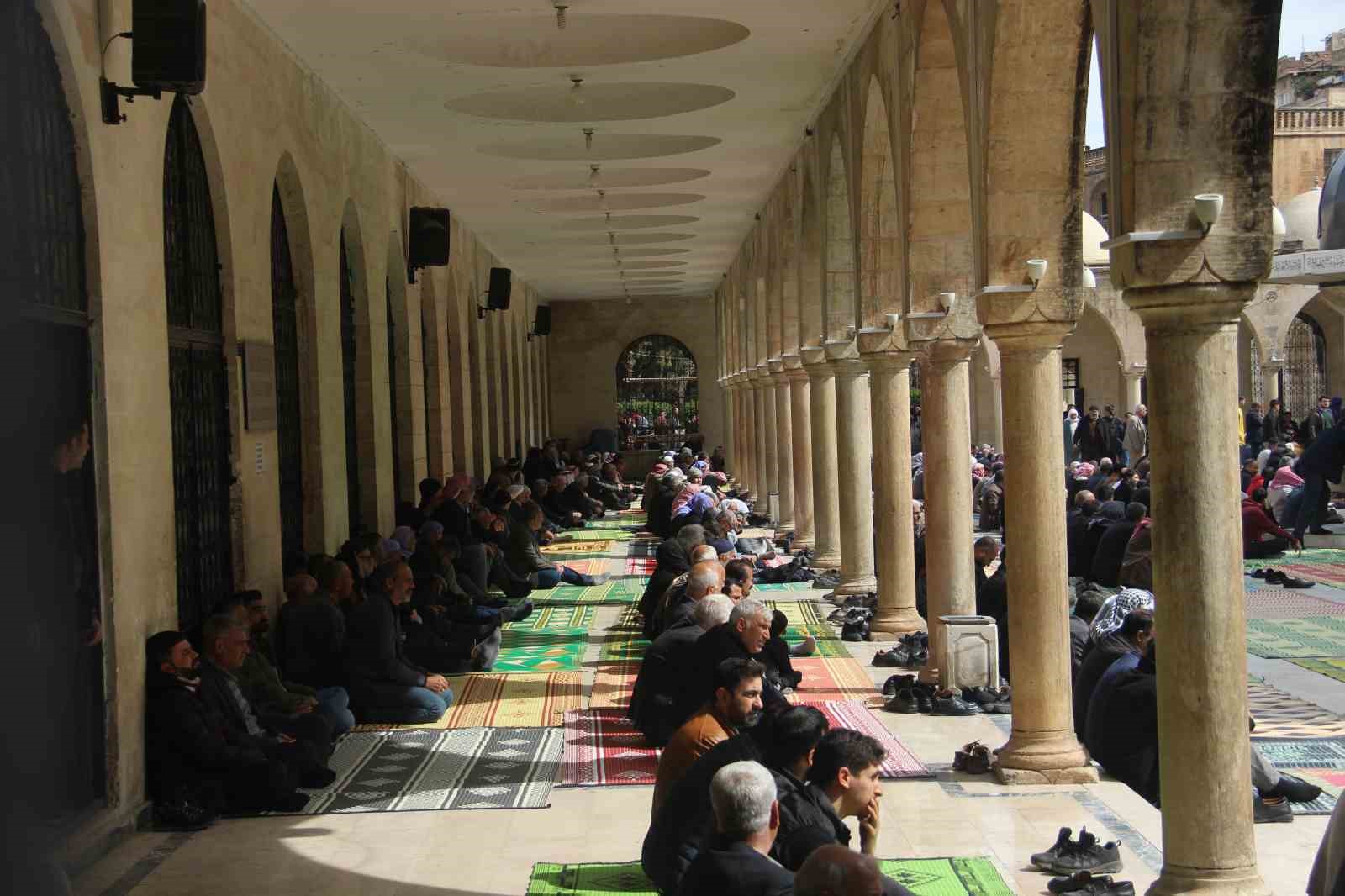sanliurfadaki halil ur rahman camii asirlara meydan okuyor 2 CYDUGcV3