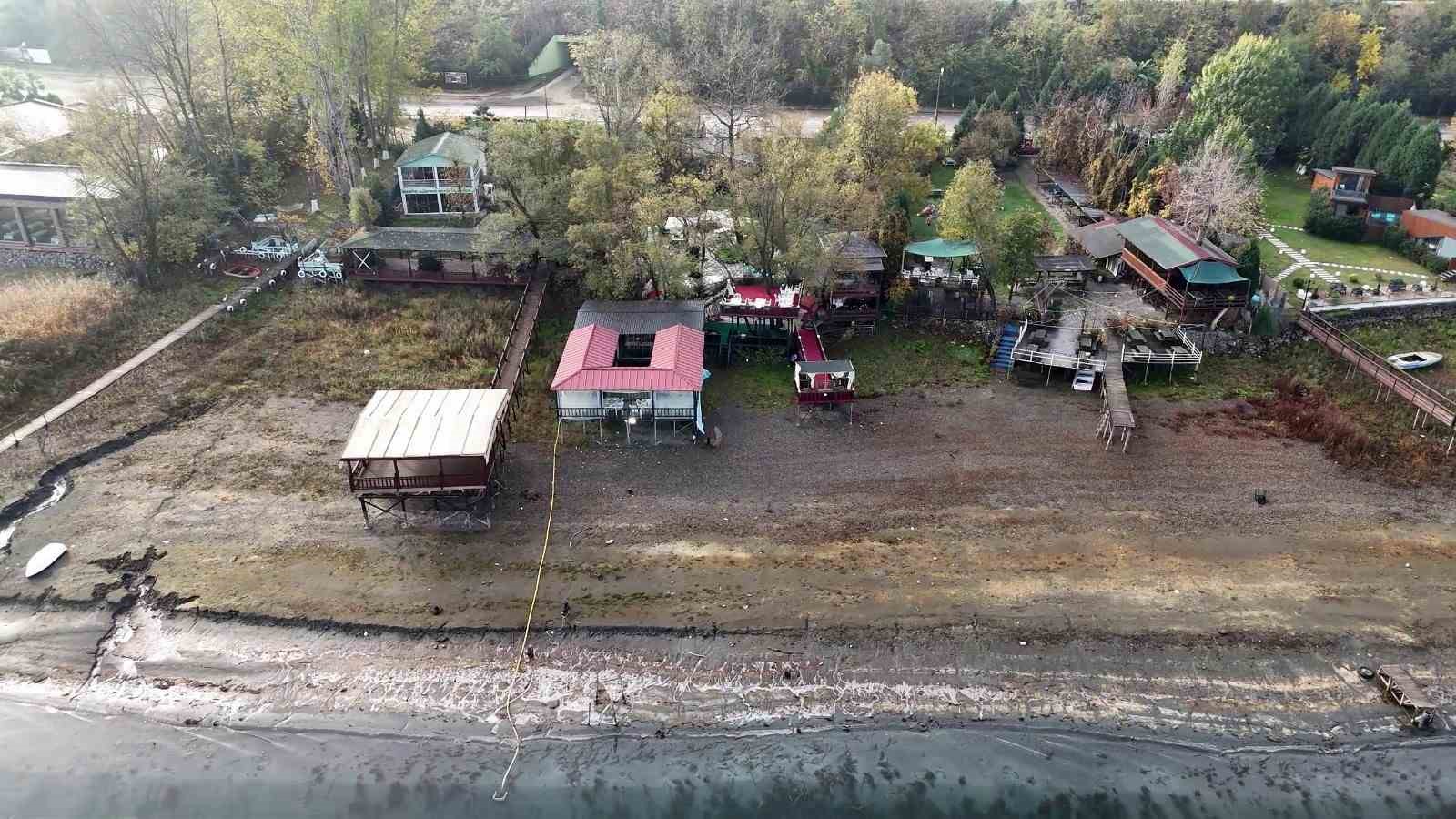 Sapanca Gölü’nde gizli borular, kesilen sazlıklar, işgal edilen kıyılar 4 sapanca golunde gizli borular kesilen sazliklar isgal edilen kiyilar 0