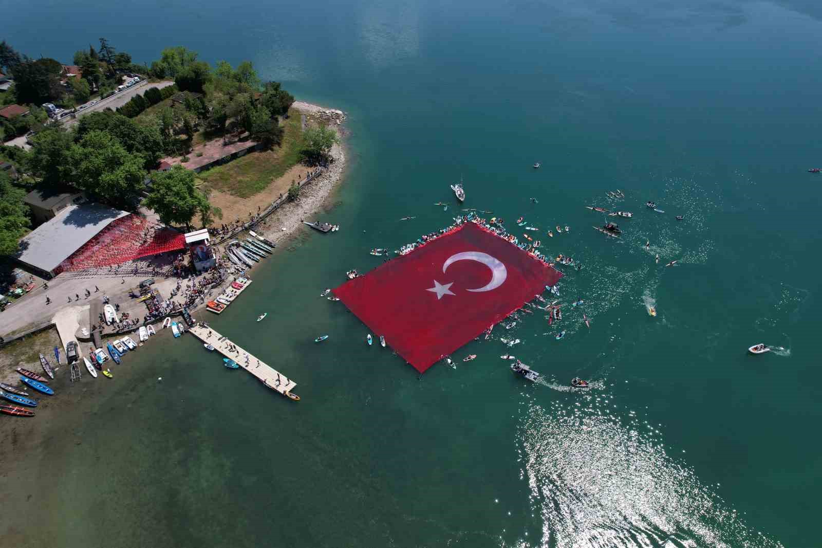 sapanca golunde tuyleri diken diken eden gorsel solen 1 269M7yzV