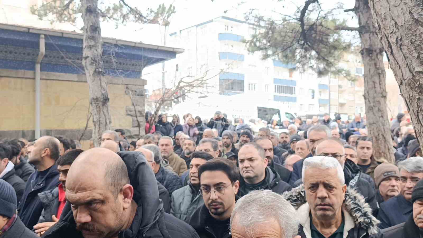 saplantili sevgilisi tarafindan oldurulen gozde akbaba son yolculuguna ugurlandi 0