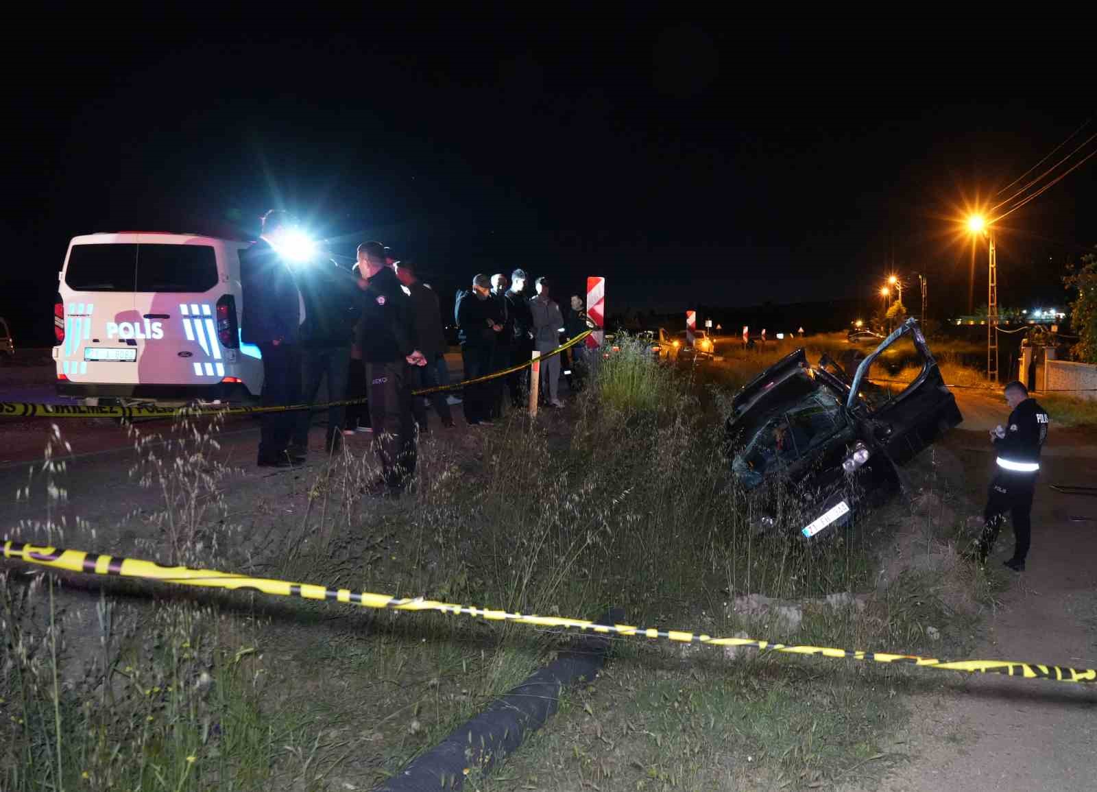 sarampole devrilen arac hurdaya dondu 1 olu 3 yarali 5 akRVaEXz