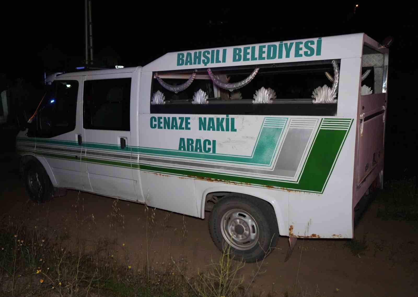 sarampole devrilen arac hurdaya dondu 1 olu 3 yarali 8 bNqXUYXA