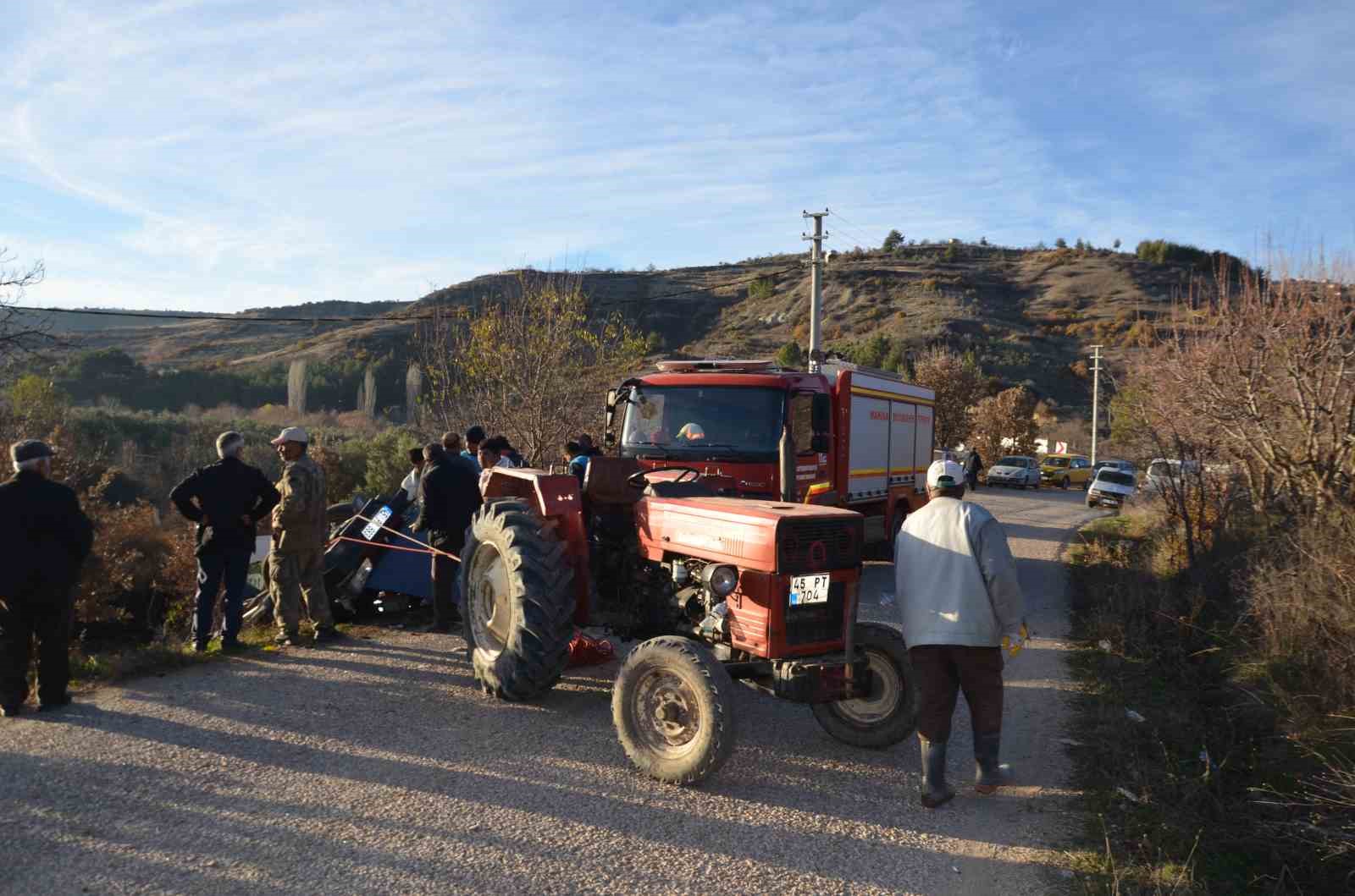 sarampole ucan otomobilin surucusu yaralandi 3 sRC3ujeq
