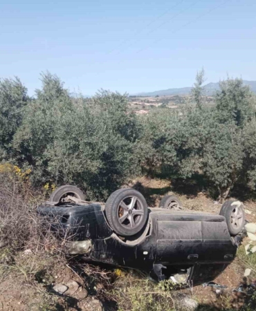 sarampole-yuvarlanan-otomobildeki-anne-ve-5-yasindaki-cocugu-yaralandi-X8ER59NN.jpg