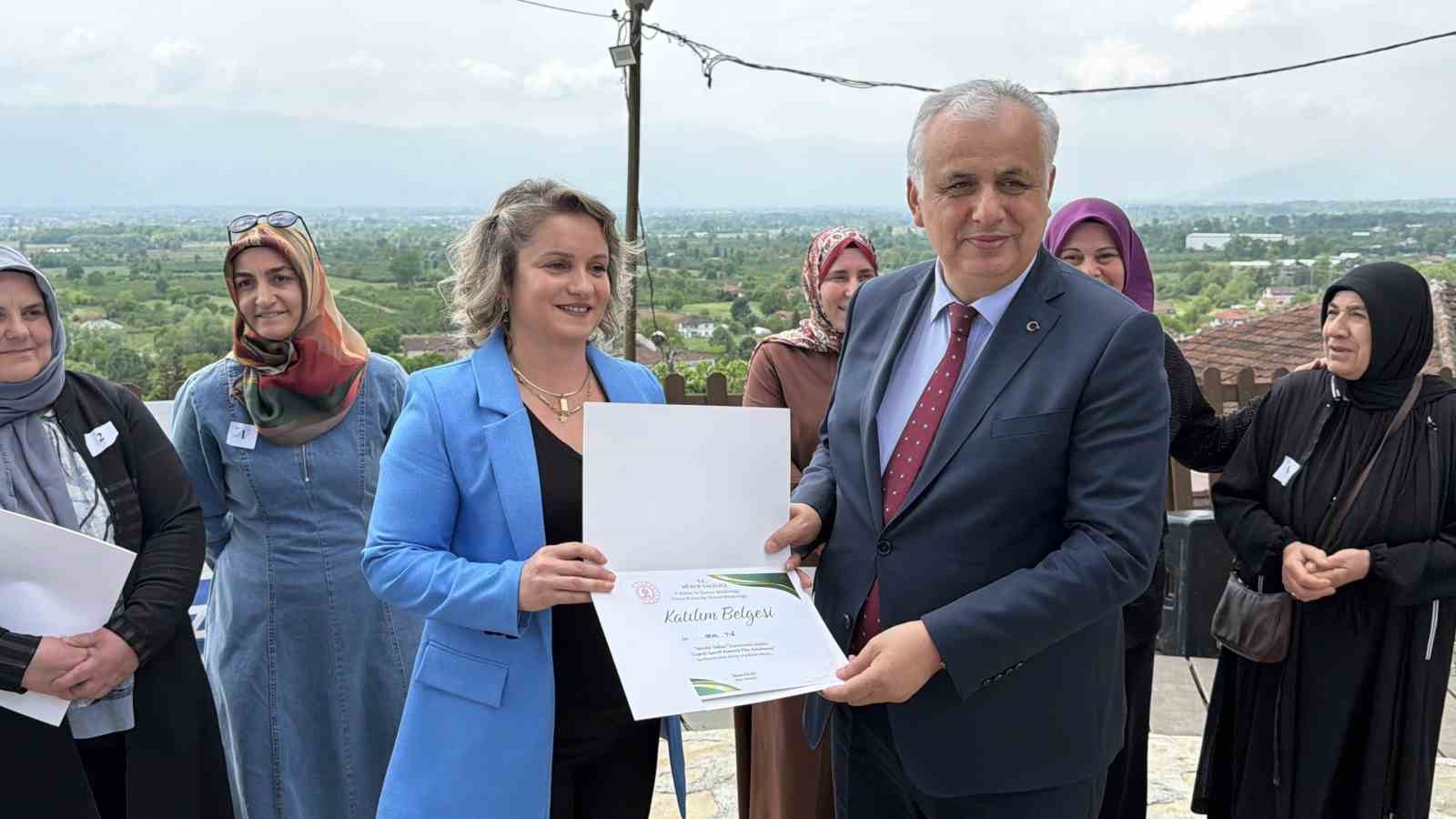 saray pilavini yapan altini kapti 6 TWNNXXGn