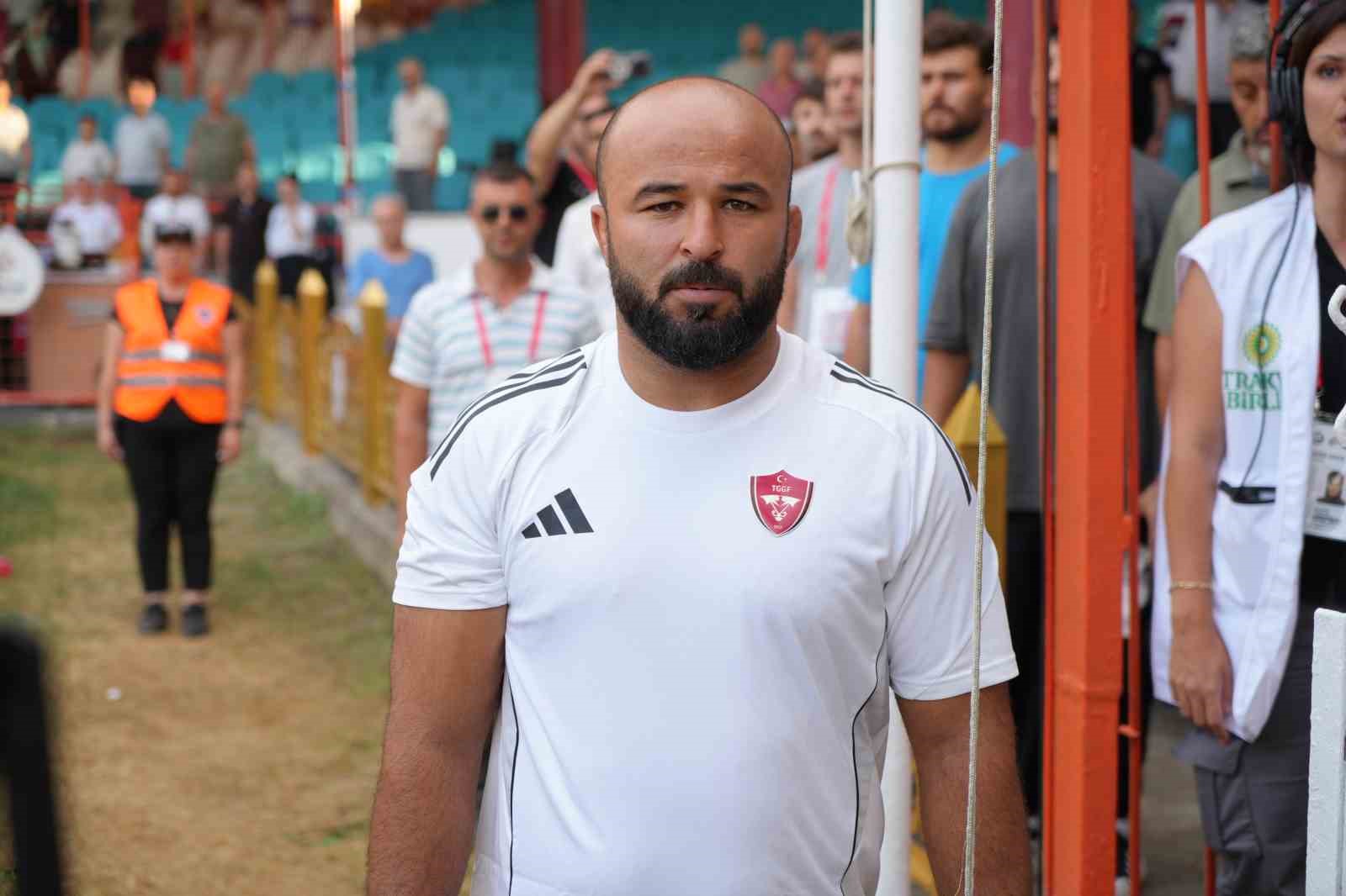 sarayici er meydaninda 665 tarihi kirkpinar yagli gureslerinin acilis seremonisi gerceklestirildi 4 CkDw4bql