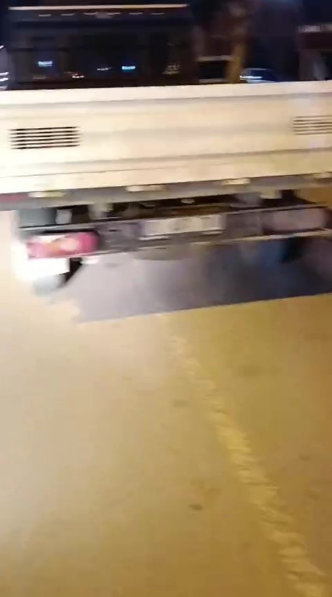 saricam belediyesi kamyonetiyle trafikte dehset sacti 2 BUXS8cmg