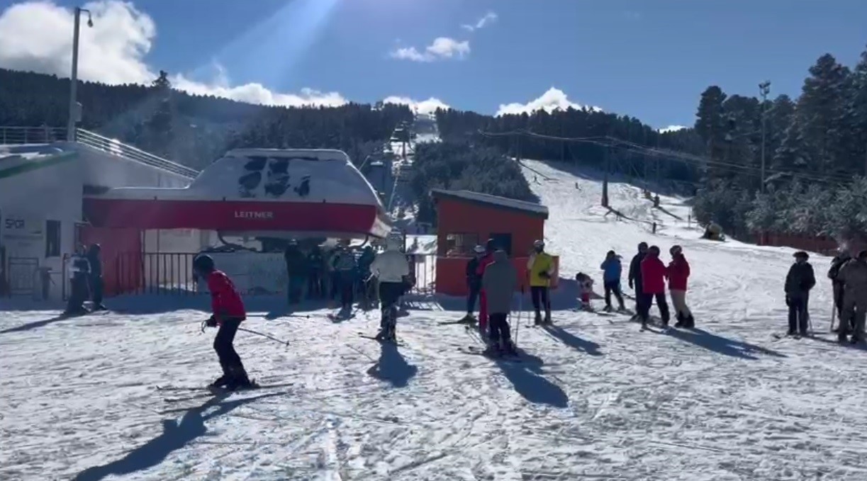 sarikamis kayak merkezinde hafta sonu yogunlugu 0 JZ9dsr5J