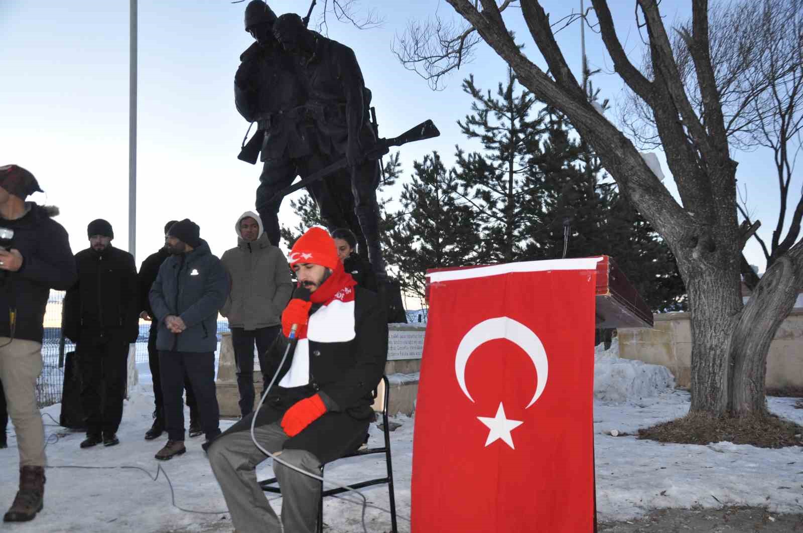 sarikamis sehitleri icin eksi 10 derecede saygi nobeti 10 u4I6wOU2