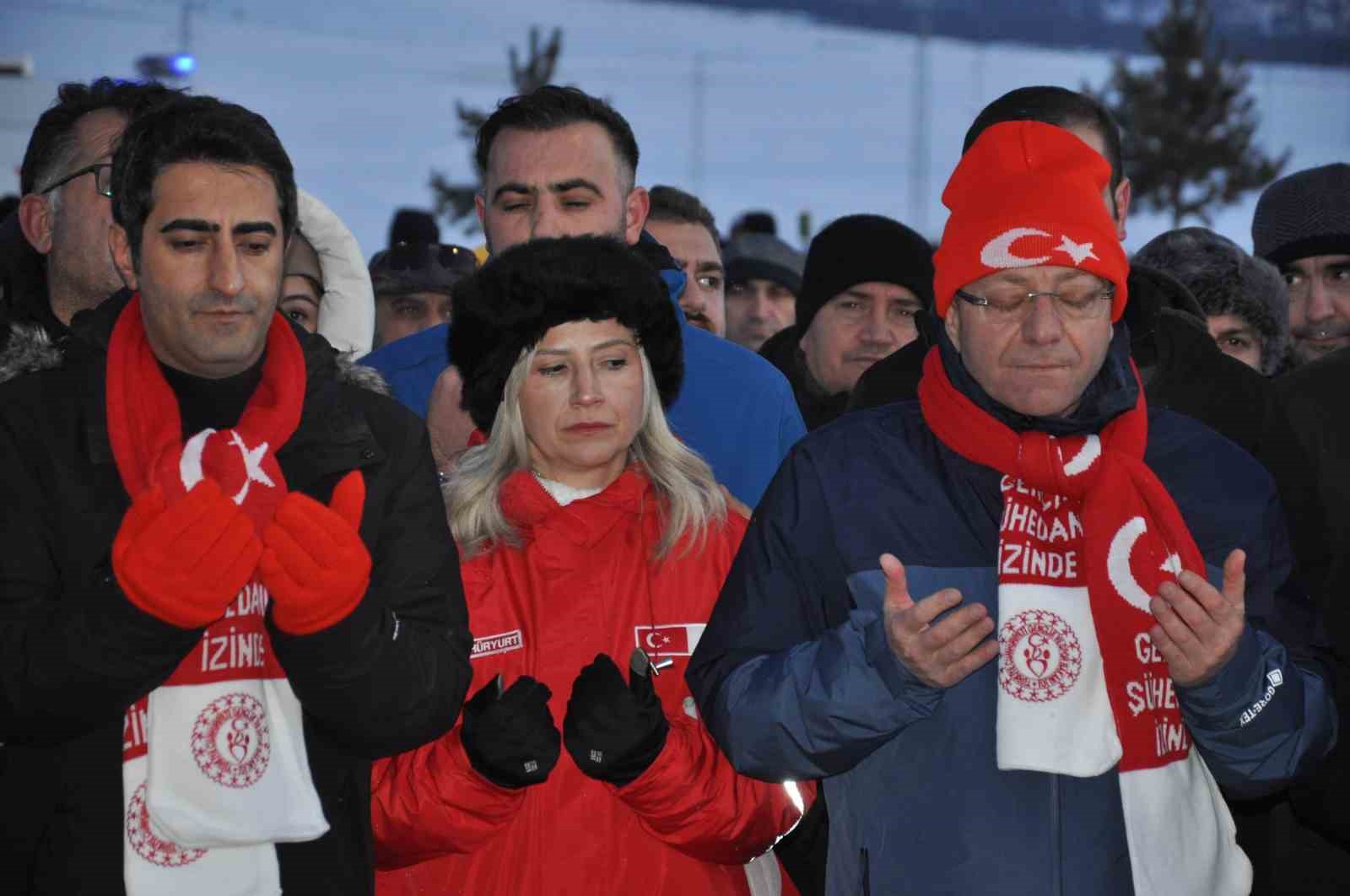 sarikamis sehitleri icin eksi 10 derecede saygi nobeti 11