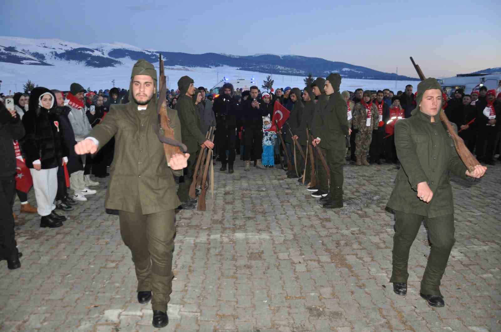 sarikamis sehitleri icin eksi 10 derecede saygi nobeti 12 K7YbH9wh