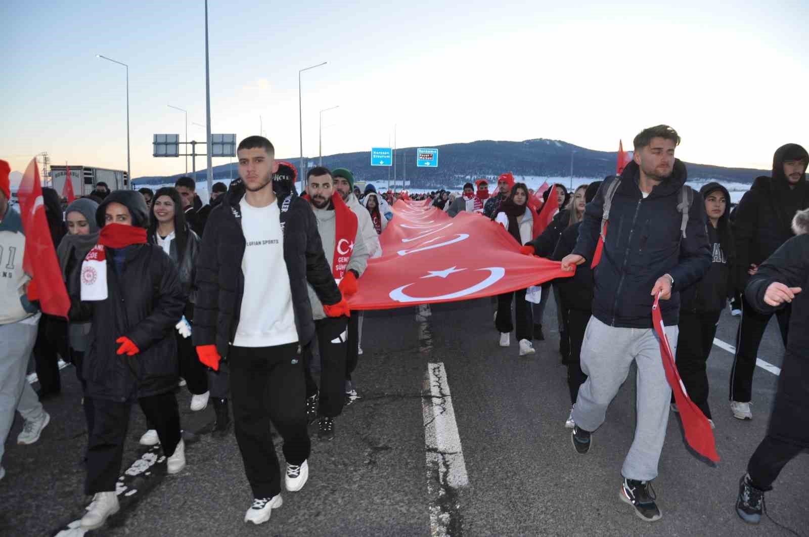 sarikamis sehitleri icin eksi 10 derecede saygi nobeti 2 KueGHKTj