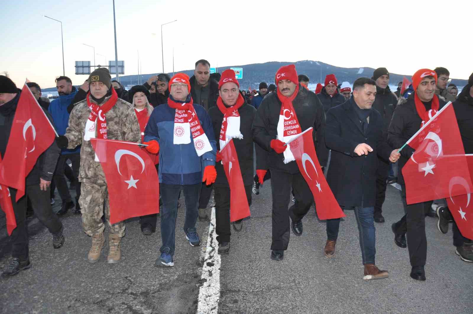 sarikamis sehitleri icin eksi 10 derecede saygi nobeti 4 5TNMcVrE