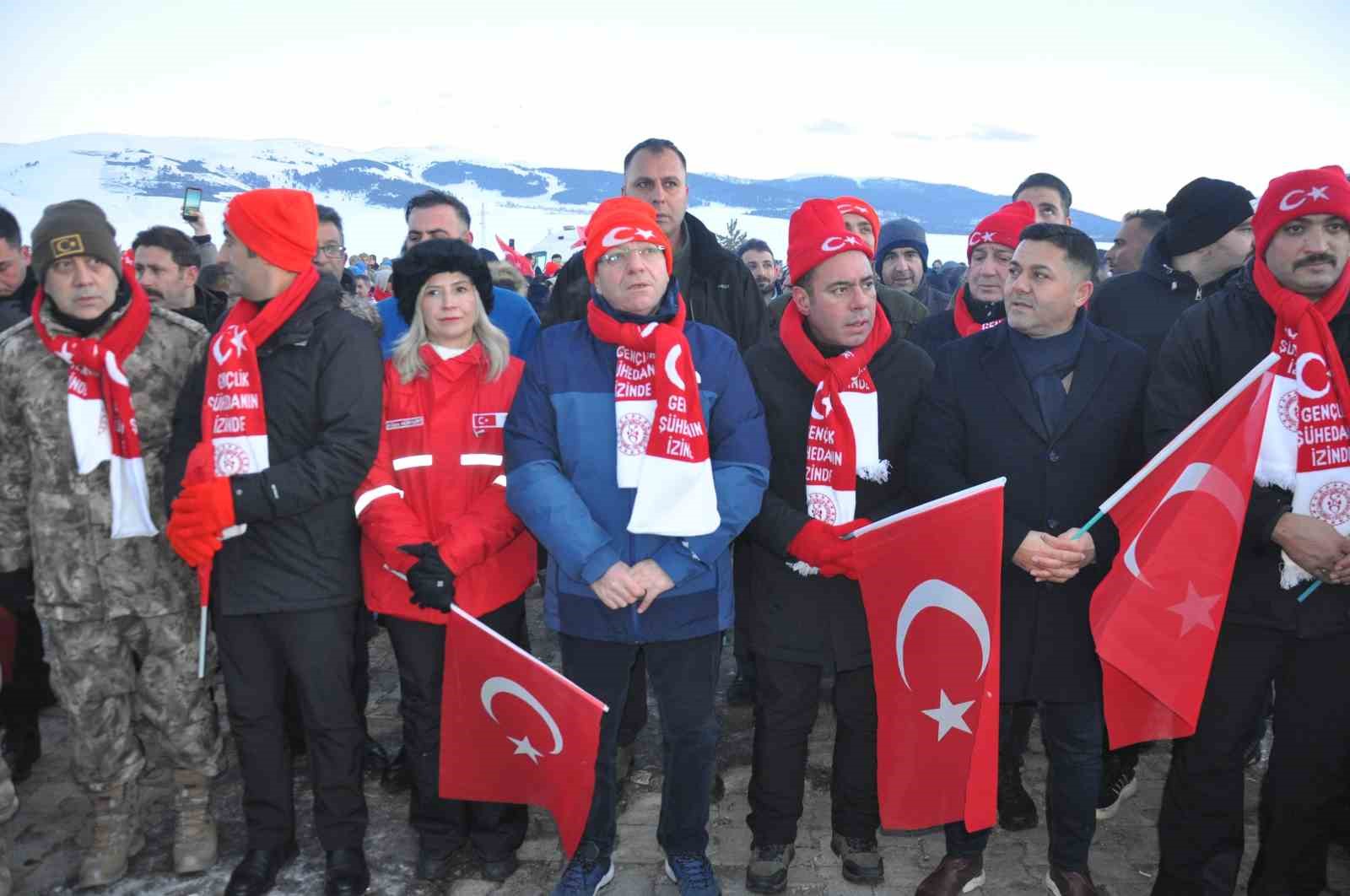 sarikamis sehitleri icin eksi 10 derecede saygi nobeti 6 8GGtmhUb