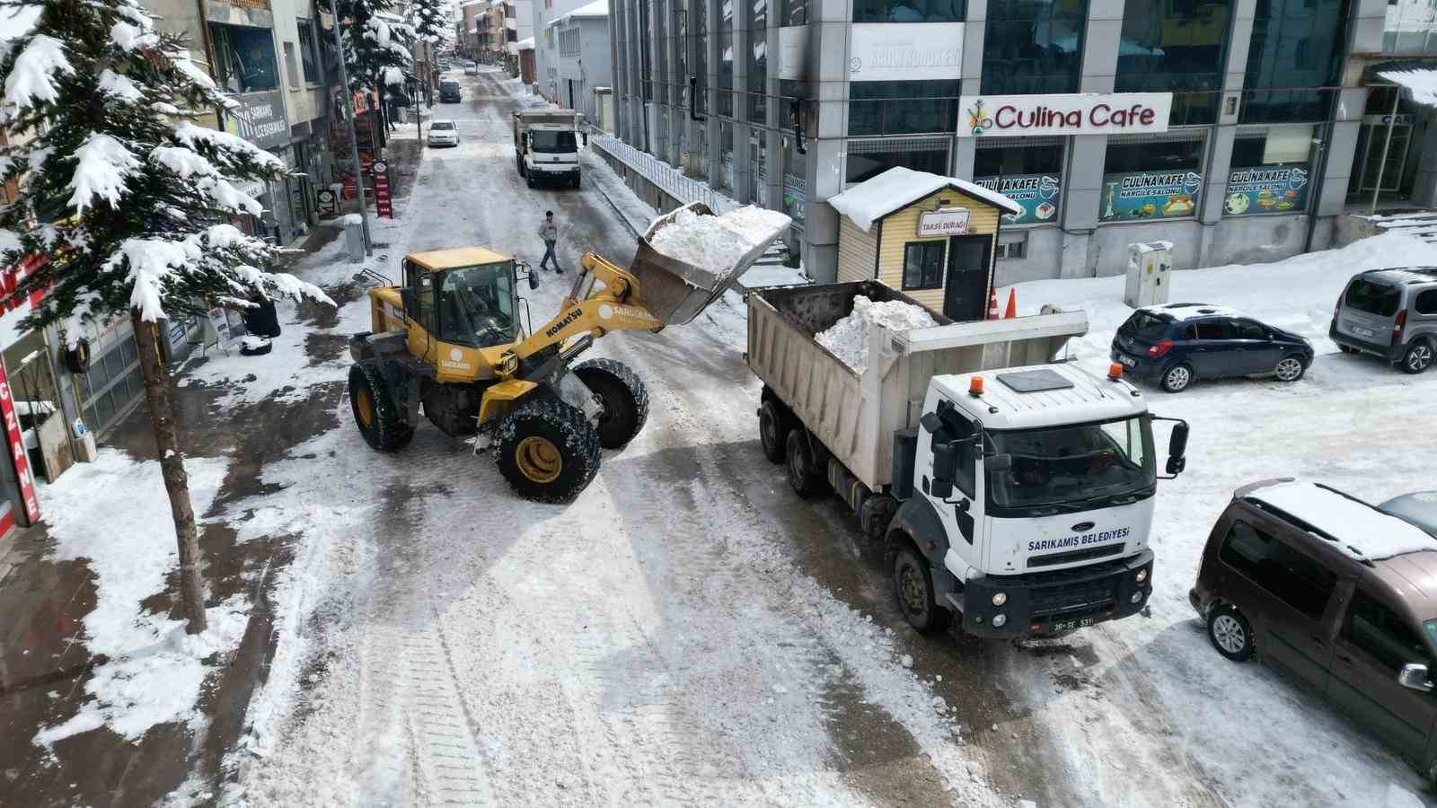 sarikamista beyaz mesai 600 kamyon kar sehir disina tasindi 1 1zHSg7qQ