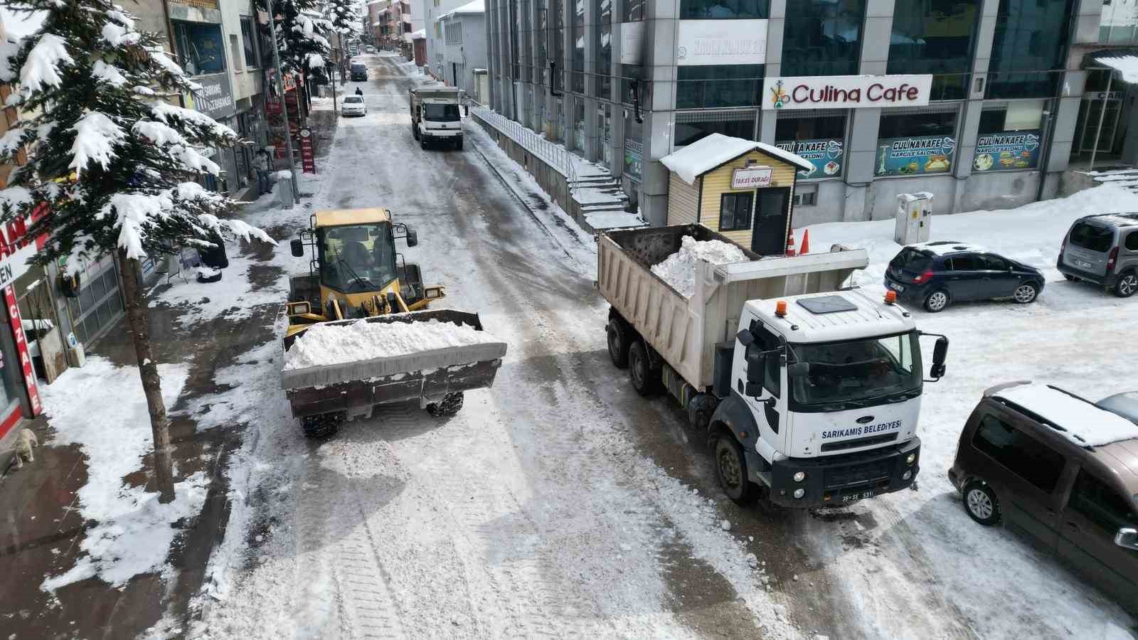 sarikamista beyaz mesai 600 kamyon kar sehir disina tasindi 2
