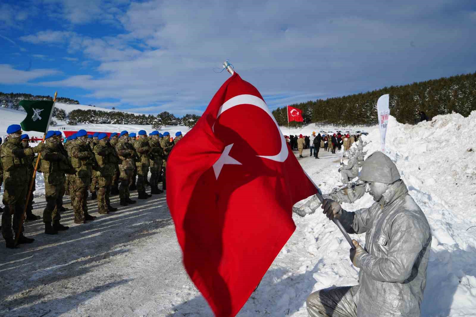 Sarıkamış’ta binler "Bu toprakta izin var" diyerek şehitlerin izinde yürüdü 11 sarikamista binler bu toprakta izin var diyerek sehitlerin izinde yurudu 7 FcyWJTez