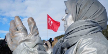 sarikamista-binler-bu-toprakta-izin-var-diyerek-sehitlerin-izinde-yurudu-Enn961vt.jpg
