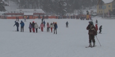 sarikamista-kar-yagisi-altinda-kayak-ve-snowboard-keyfi-B3OlIyvK.jpg