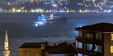 sariyer-aciklarinda-kurtarilan-gemi-bu-sefer-istanbul-bogazinda-firtinada-savruldu-viTs2jLN.jpg