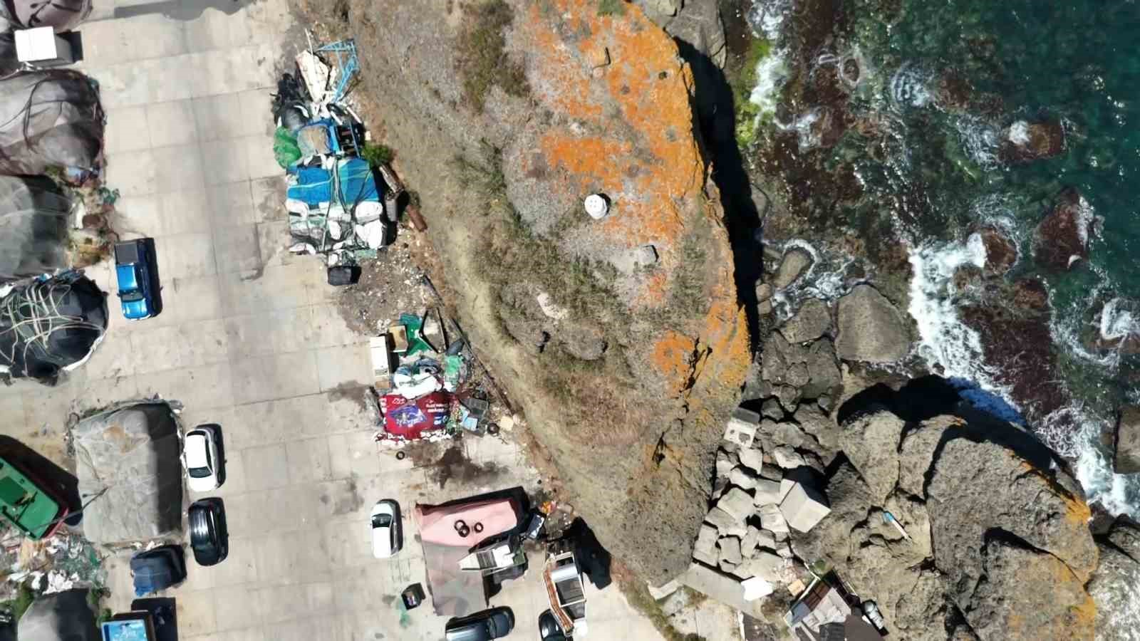sariyerde 2 bin yillik pompei sutunu bakimsizliga terk edildi 2 ElrWKVwp