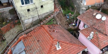 sariyerde-4-binadaki-31-vatandas-tahliye-edildi-coken-merdiven-havadan-goruntulendi-LK7sH2cG.jpg