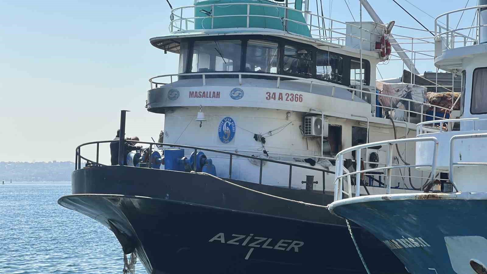 sariyerde balikci teknesinden alevler yukseldi 0 MpEHSTMi