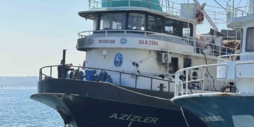 sariyerde-balikci-teknesinden-alevler-yukseldi-fjeAvuyl.jpg