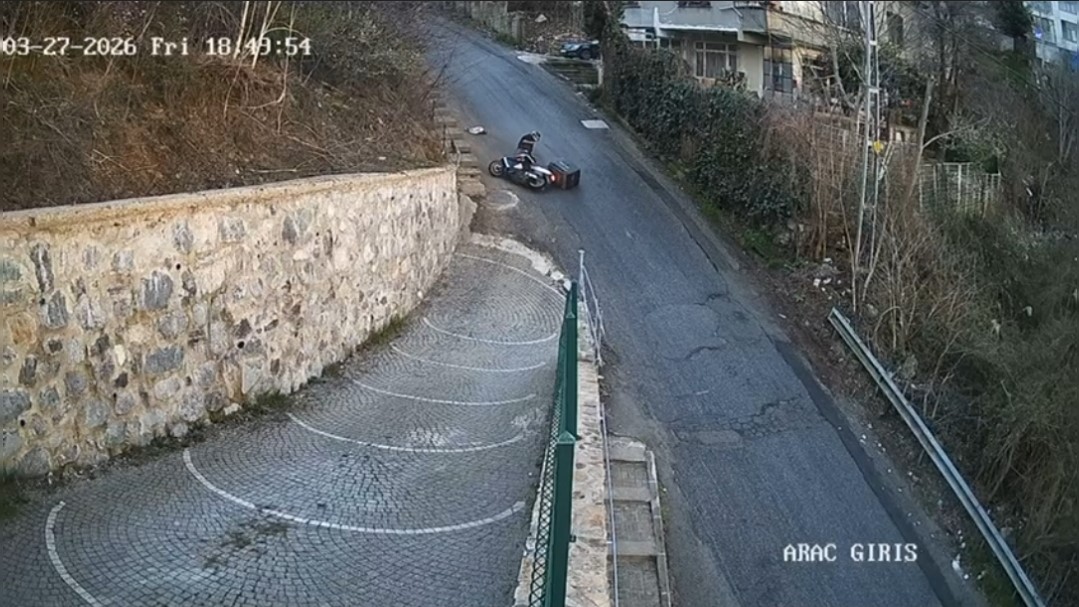sariyerde bozuk yolun sebep oldugu kaza kamerada 1 yarali 0 UD6TVrKa