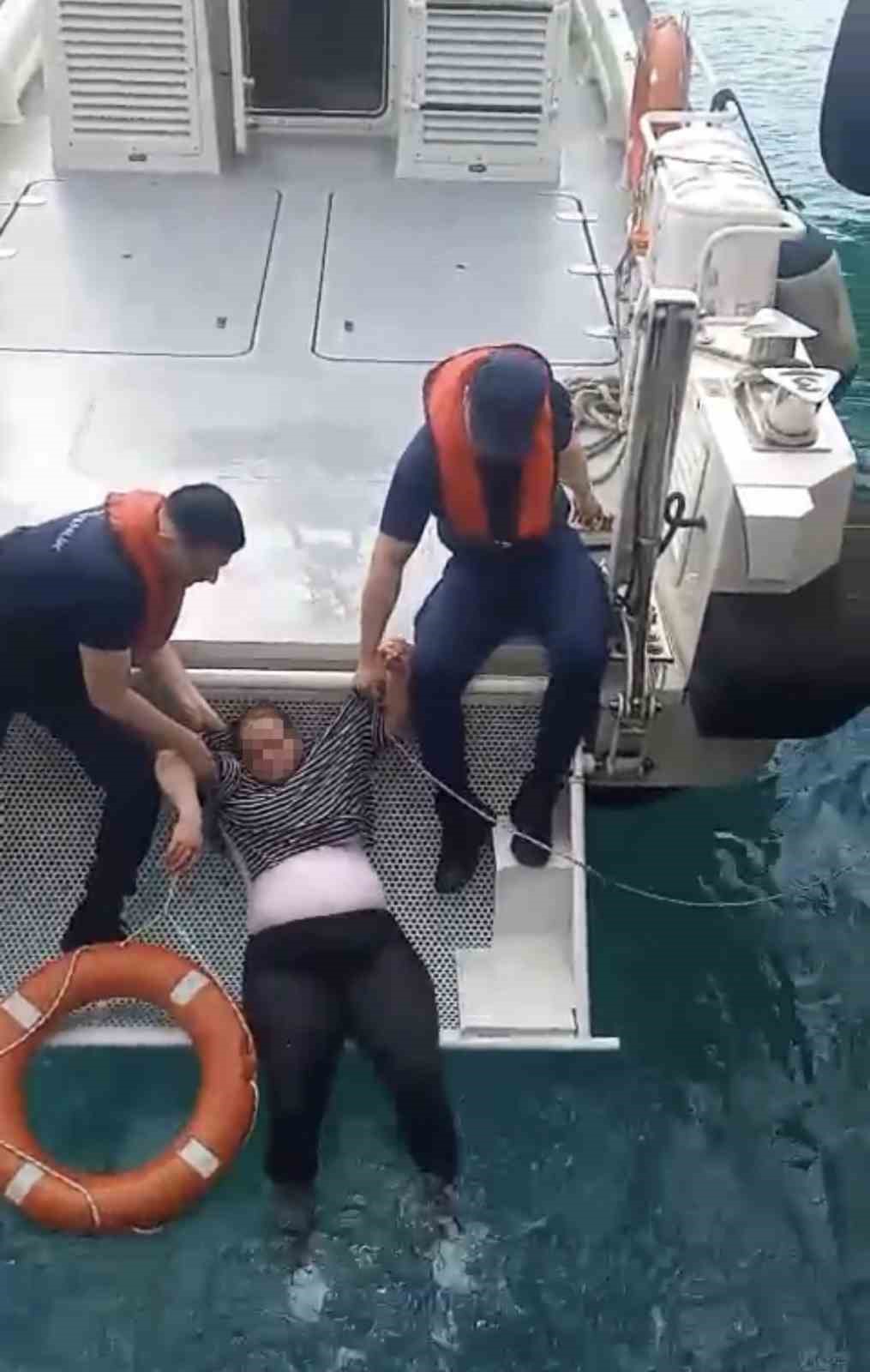 sariyerde denizde can pazari suya dusen kadin bogulmaktan son anda kurtarildi 3 B59jSHcj