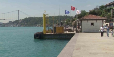 sariyerde-denizde-can-pazari-suya-dusen-kadin-bogulmaktan-son-anda-kurtarildi-Riia6cS4.jpg