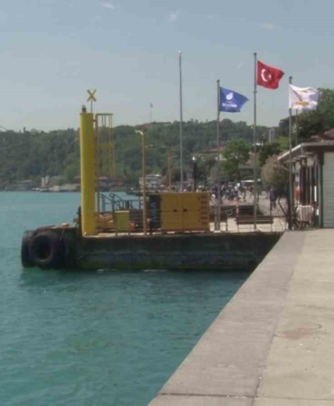sariyerde-denizde-can-pazari-suya-dusen-kadin-bogulmaktan-son-anda-kurtarildi-Riia6cS4.jpg