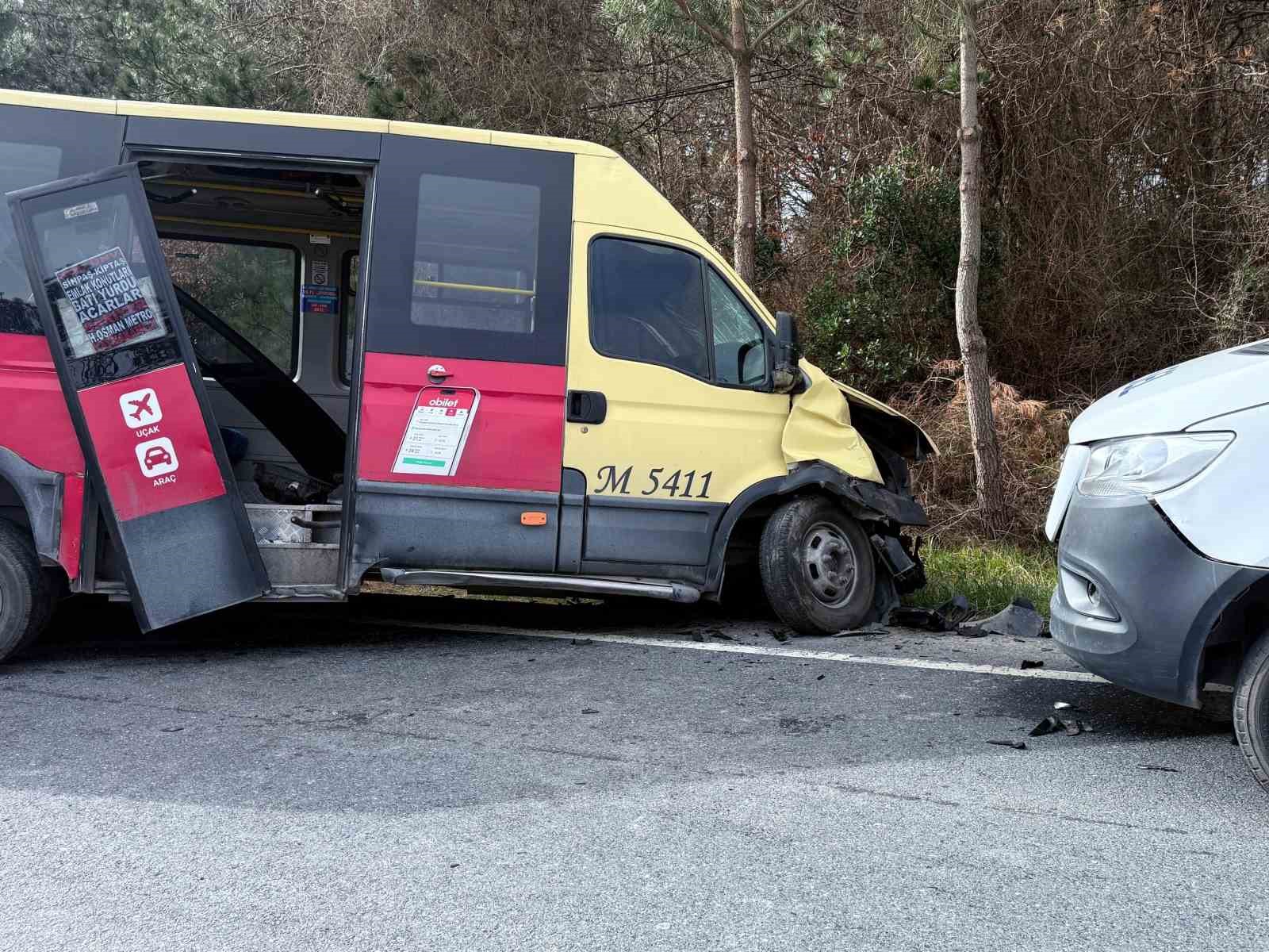 Sarıyer’de hatalı sollama zincirleme kazaya neden oldu: 1 ölü, 4 yaralı 5 sariyerde hatali sollama zincirleme kazaya neden oldu 1 olu 4 yarali 1 RZSD7KyI
