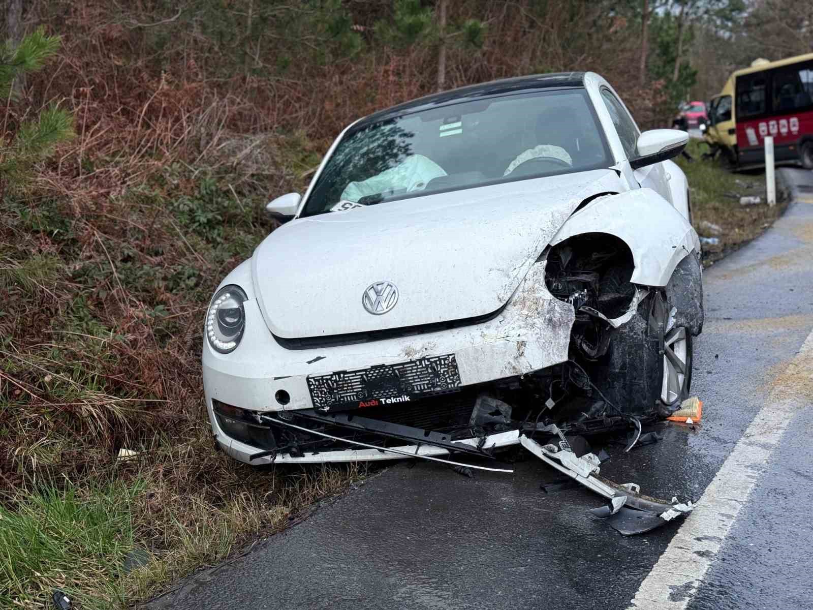 Sarıyer’de hatalı sollama zincirleme kazaya neden oldu: 1 ölü, 4 yaralı 6 sariyerde hatali sollama zincirleme kazaya neden oldu 1 olu 4 yarali 2 RSQU14IF