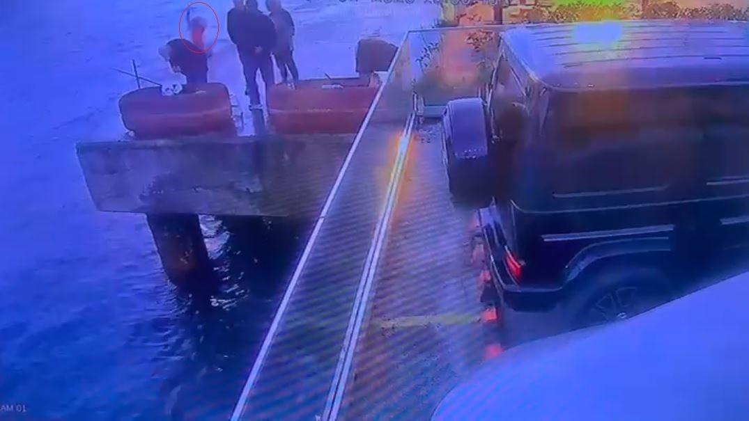 sariyerde hayatini kaybeden motosikletli gencin denize dustugu anlar kamerada 0
