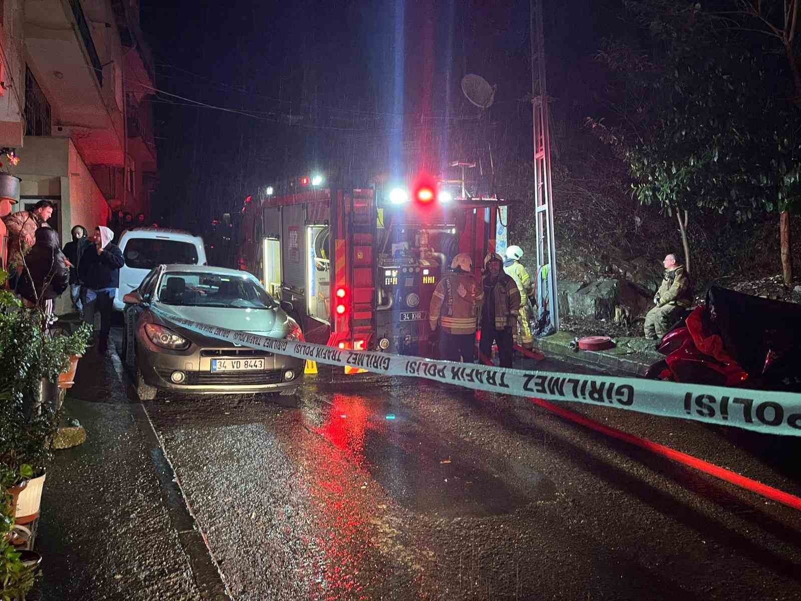 sariyerde iki gecekondu alev alev yandi 6 yarali 2 tm9dwNaL