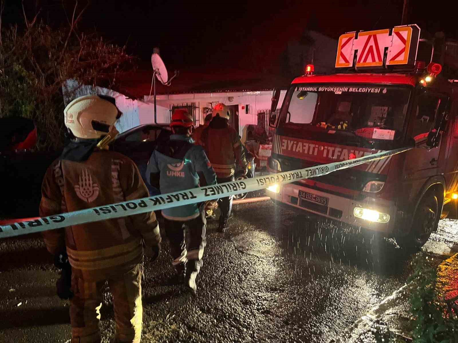 sariyerde iki gecekondu alev alev yandi 6 yarali 3 OnmEugAt