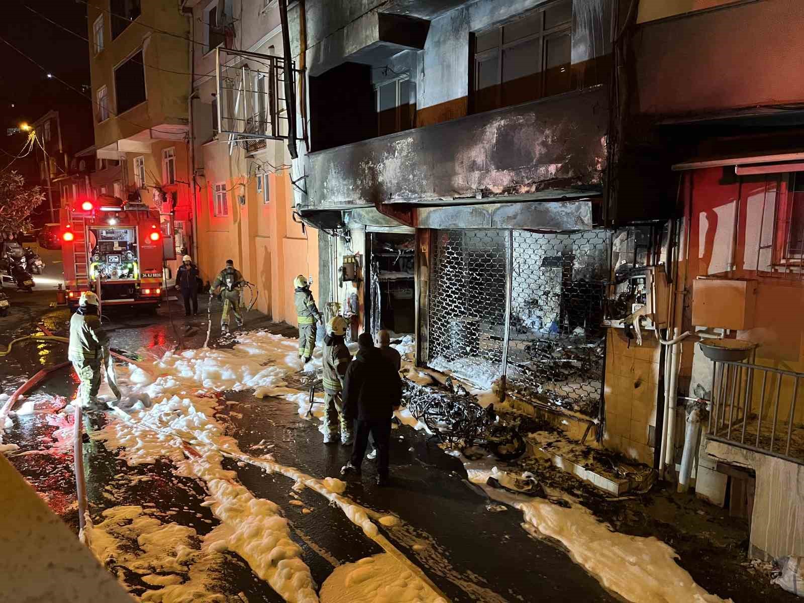 sariyerde motosiklet tamirhanesi alev alev yandi 1 yarali 0 XgT8IJMe