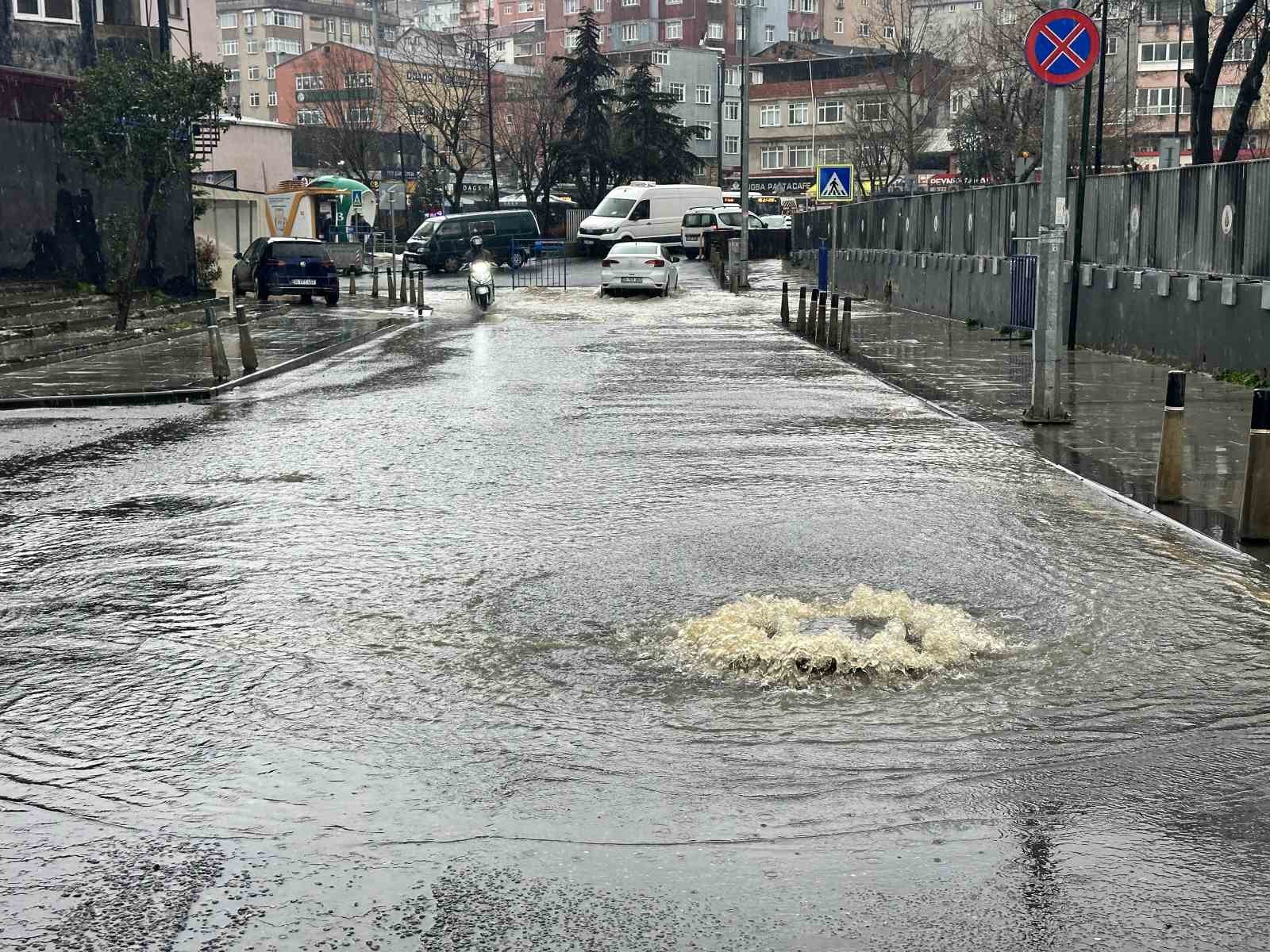 sariyerde rogarlar tasti bir is yerini su basti dukkan sahibi iskiye tepki gosterdi 1 qfYaEYOP