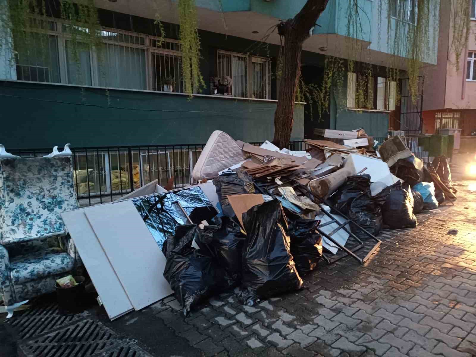 sariyerde yine yagmur yine su baskini bodrum katlar sular altinda kaldi vatandas cileden cikti S6jjgXPI