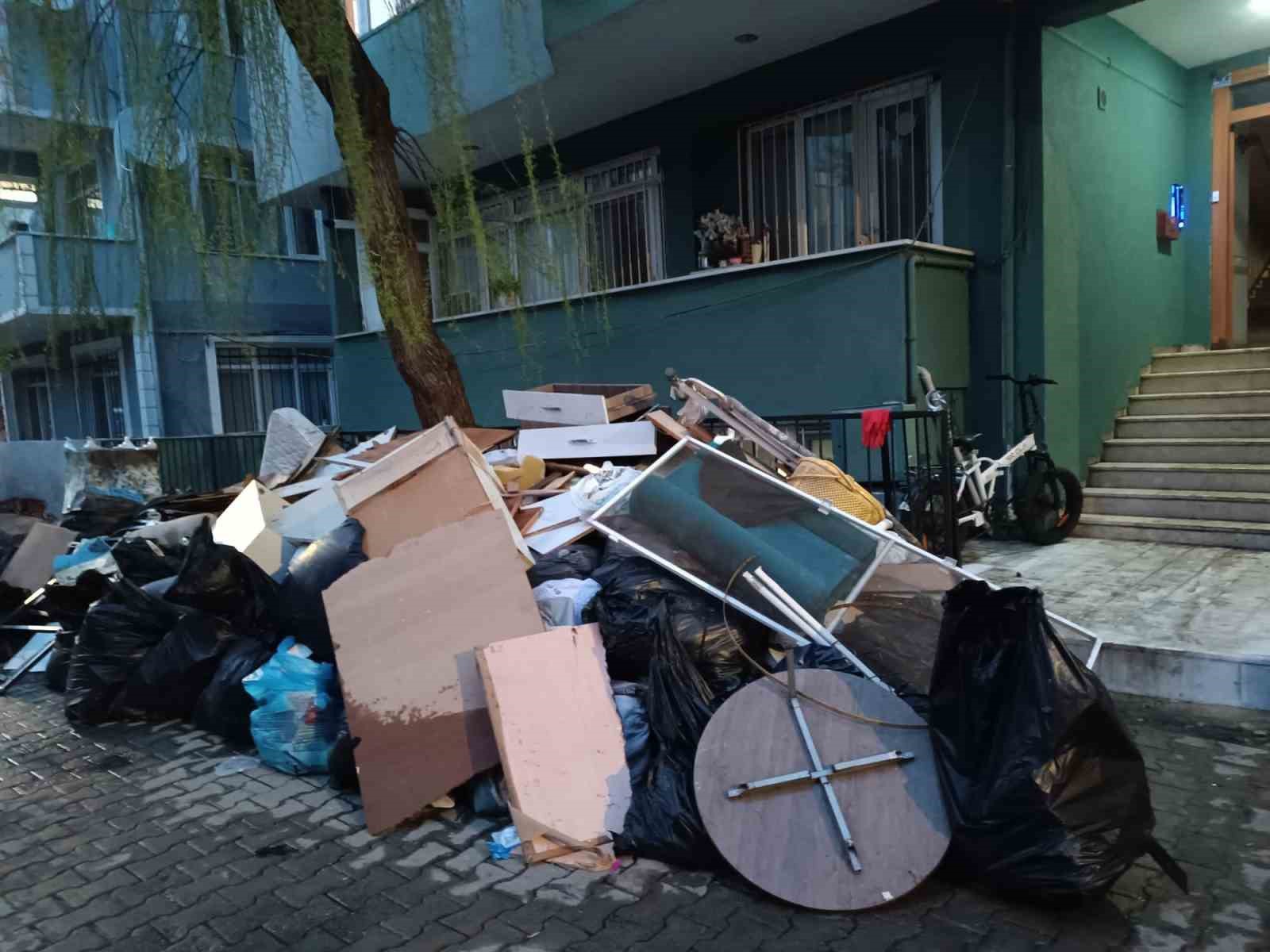 sariyerde yine yagmur yine su baskini bodrum katlar sular altinda kaldi vatandas cileden cikti VZW599sM