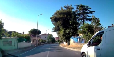 sariyerde-yol-ortasinda-gerginlik-neden-hizli-gittin-tartismasi-kamerada-CvObwi9G.jpg