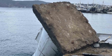 sariyerdeki-siddetli-firtina-deniz-fenerini-devirdi-1SvrnDGe.jpg