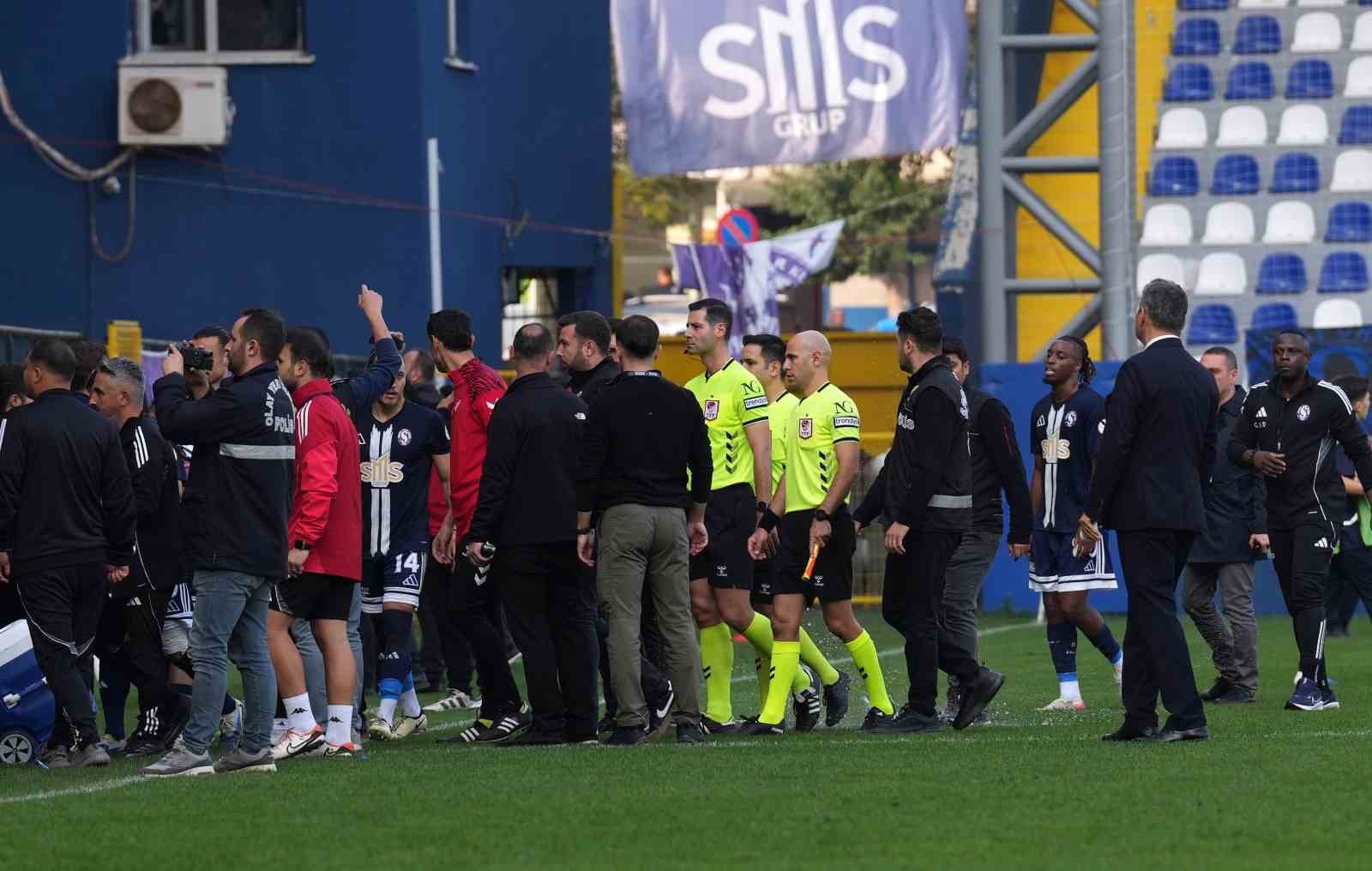 sariyerden vanspor fk macinin hakem heyeti hakkinda sorusturma talebi 2 AdPpmbOI