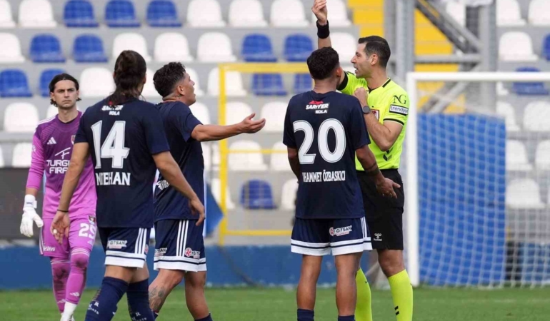 sariyerden-vanspor-fk-macinin-hakem-heyeti-hakkinda-sorusturma-talebi-uNANHvBP.jpg