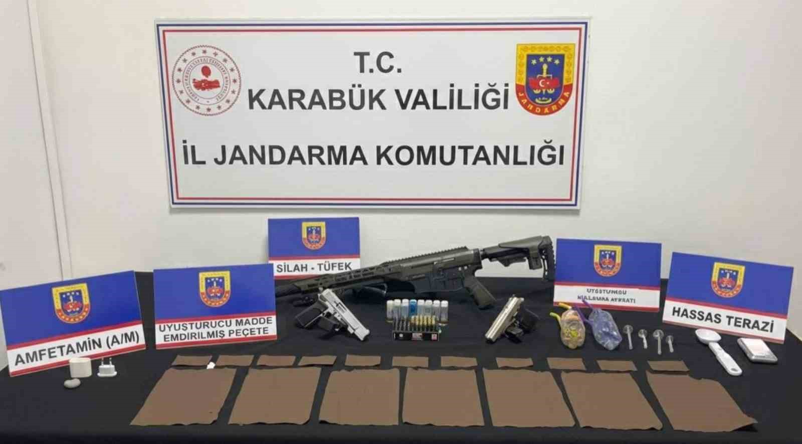sarj aletine gizlenmis uyusturucu madde ele gecirildi 1 DedqA7T3