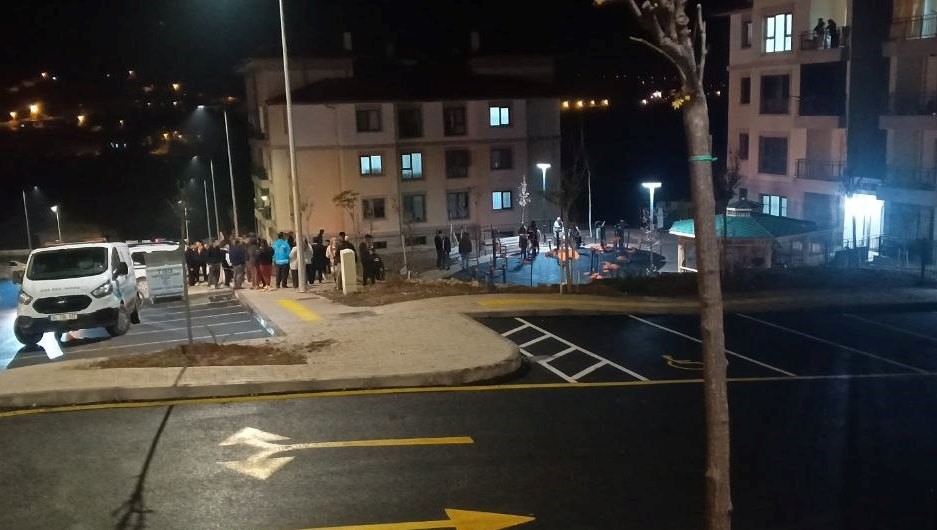 sarjda birakilan cep telefonunun bataryasi patladi 1 vlrLTfWy