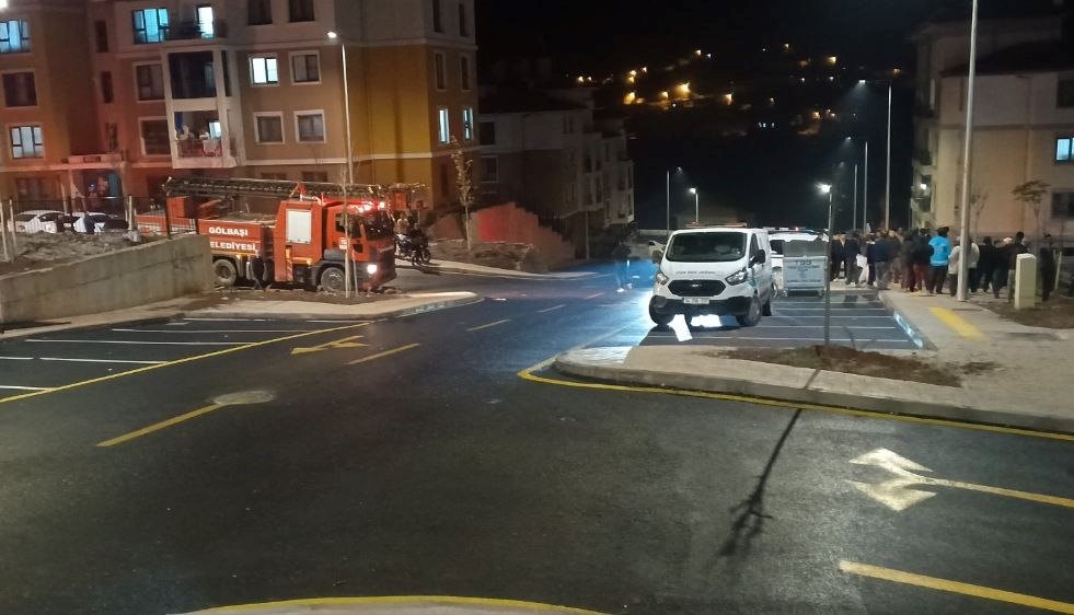 sarjda birakilan cep telefonunun bataryasi patladi 2 QetOB1r9