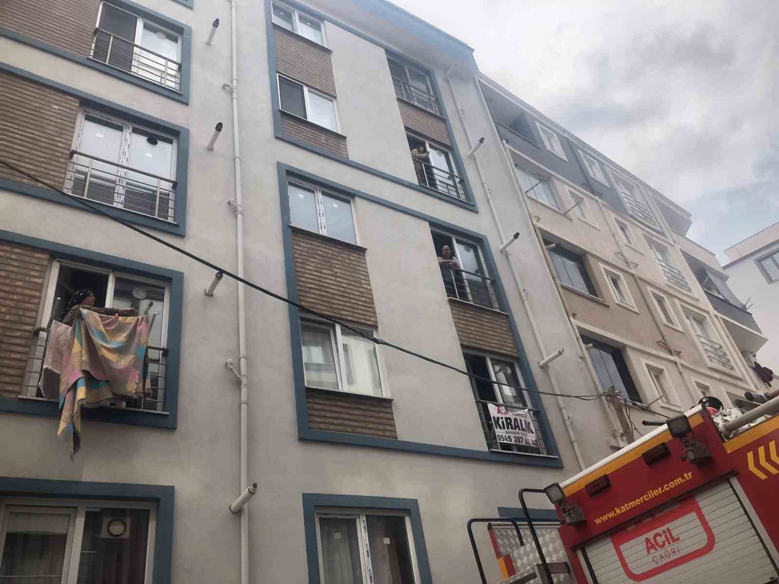 sarjli motosiklet tutusunca vatandaslar dumandan etkilendi 1 9rUCphmw