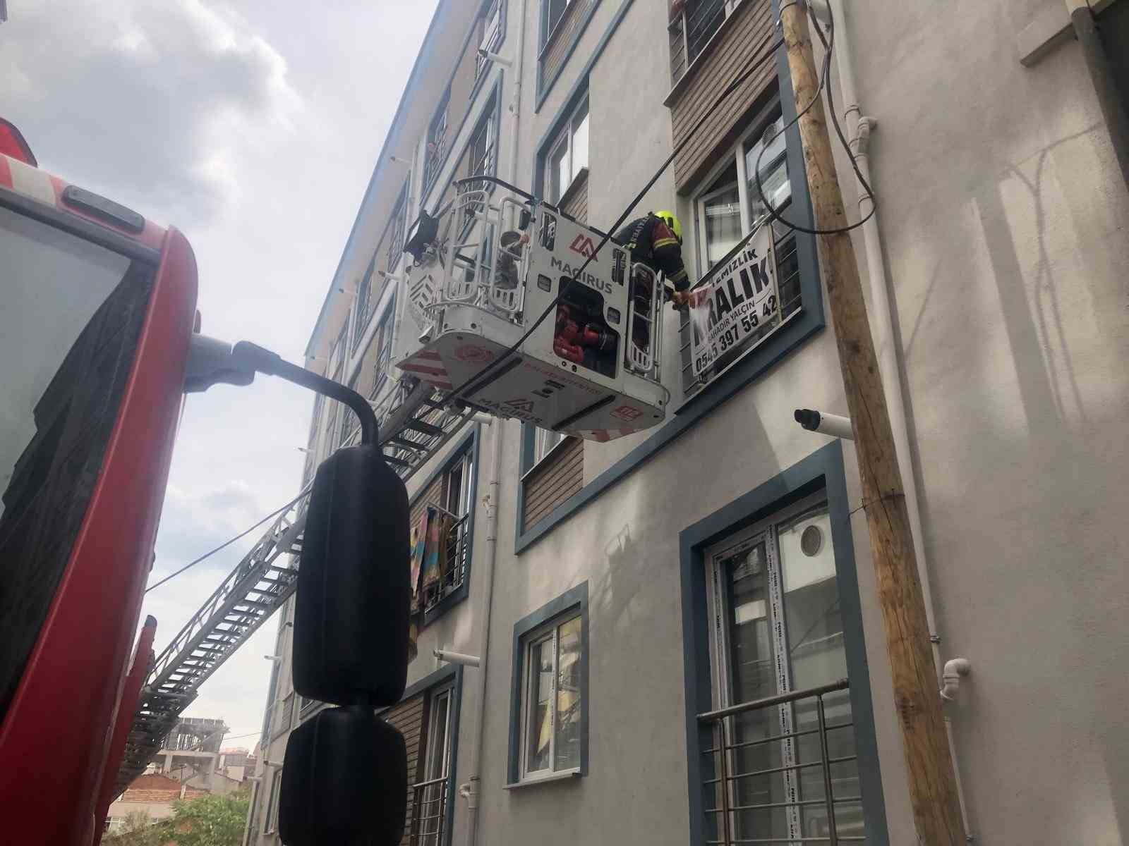sarjli motosiklet tutusunca vatandaslar dumandan etkilendi 2 qrZg9e94